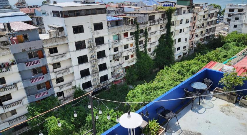By Dee @Jomtien Otel Pattaya Dış mekan fotoğraf