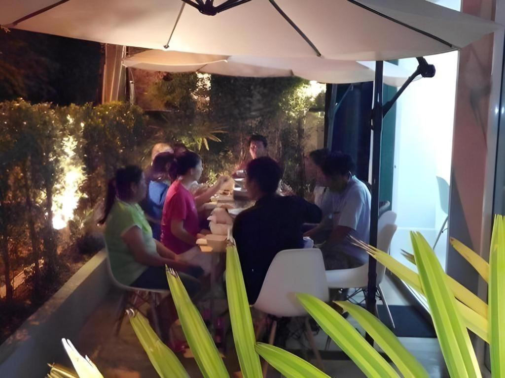 By Dee @Jomtien Otel Pattaya Dış mekan fotoğraf