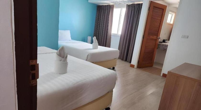 By Dee @Jomtien Otel Pattaya Dış mekan fotoğraf